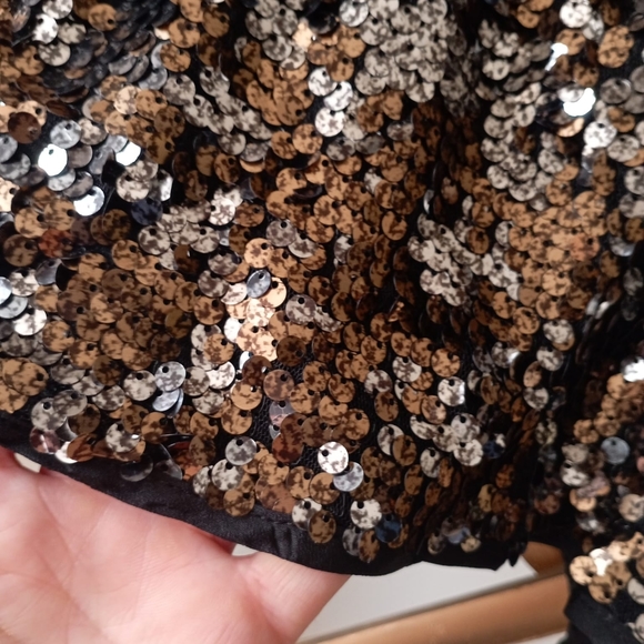 🍓 Forever 21 Sequin Dolphin Shorts New - Picture 10 of 17